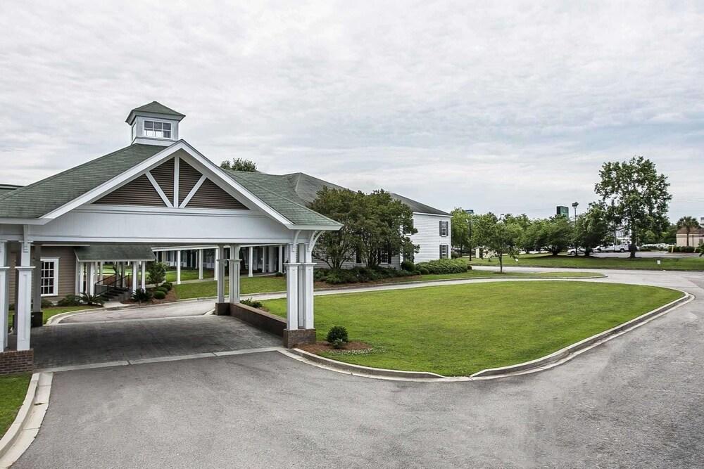 Quality Inn & Suites Santee Exteriör bild