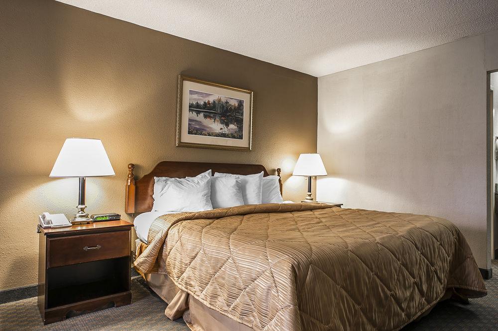 Quality Inn & Suites Santee Exteriör bild