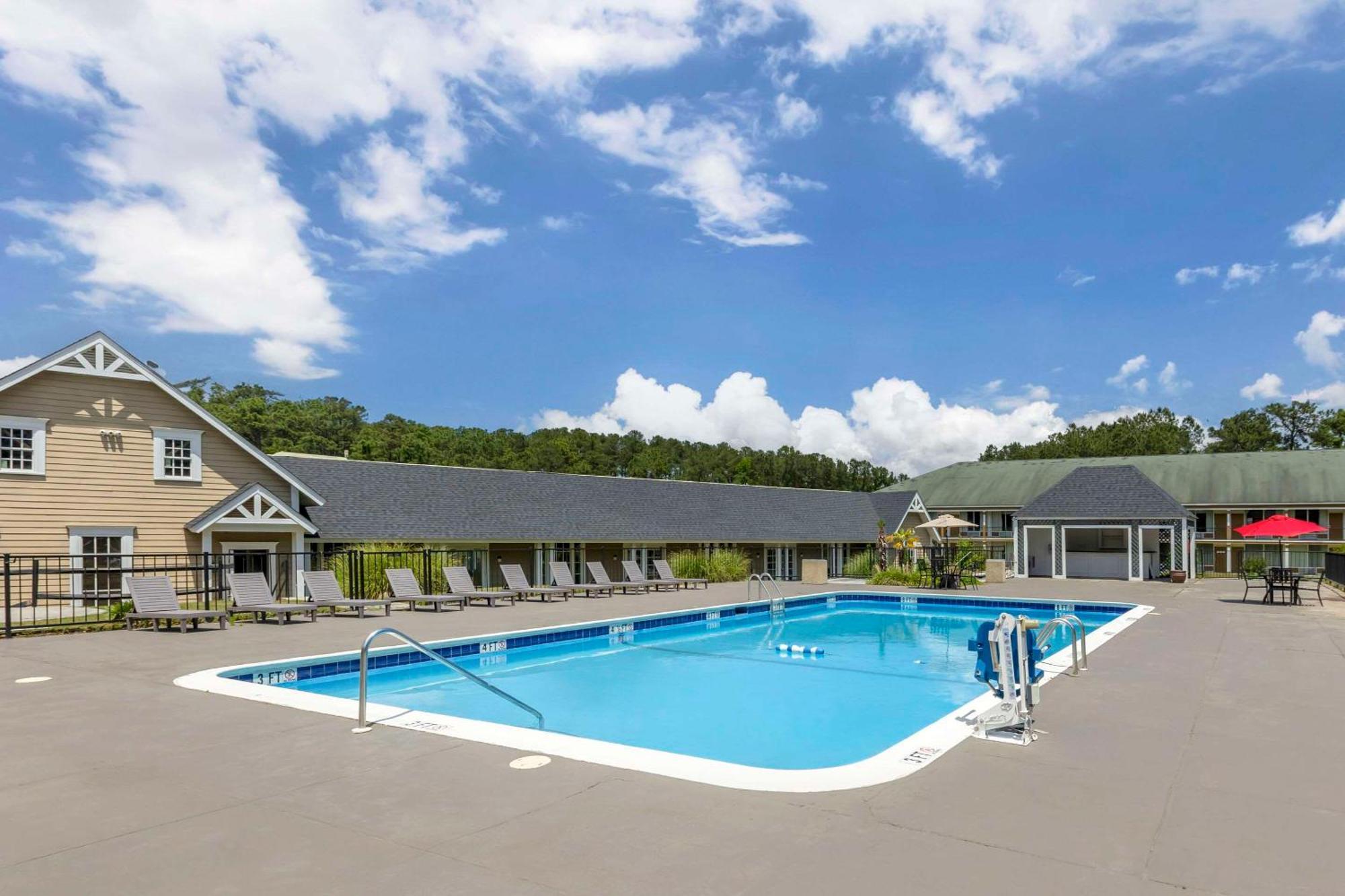 Quality Inn & Suites Santee Exteriör bild