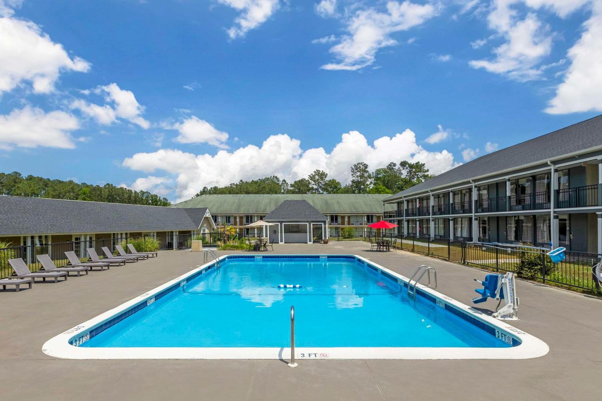 Quality Inn & Suites Santee Exteriör bild