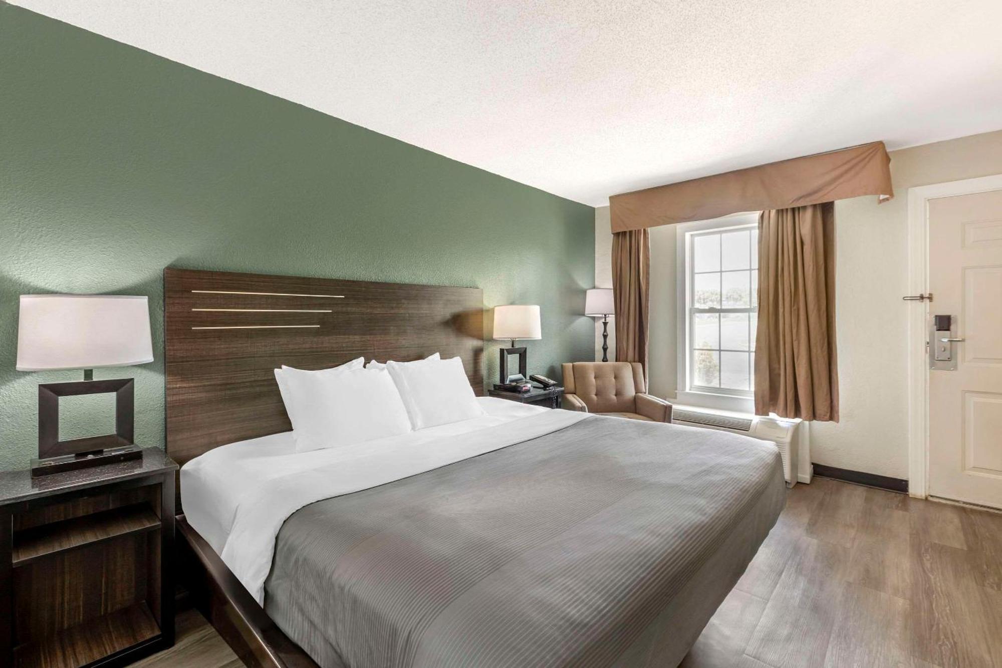 Quality Inn & Suites Santee Exteriör bild