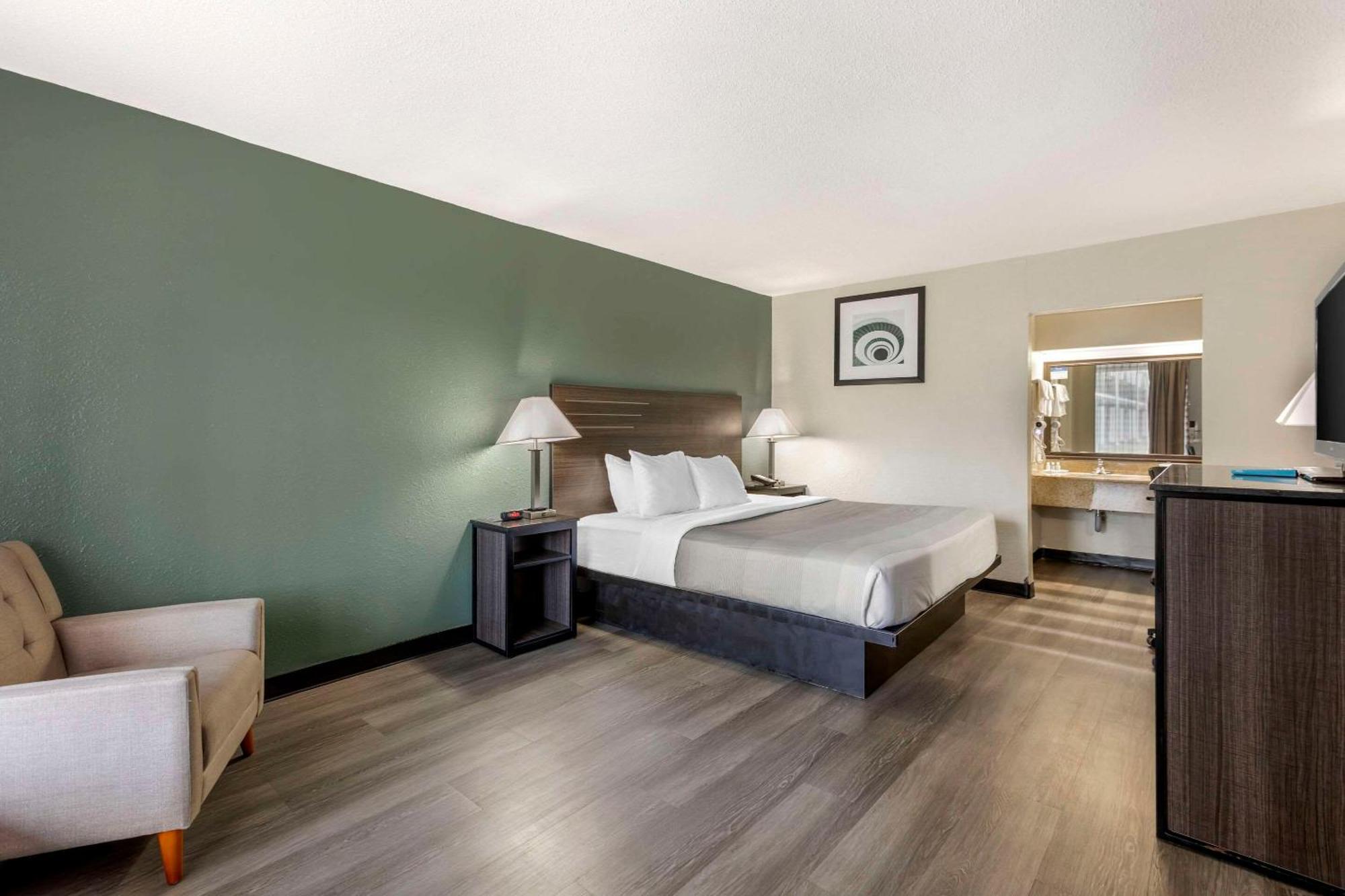 Quality Inn & Suites Santee Exteriör bild