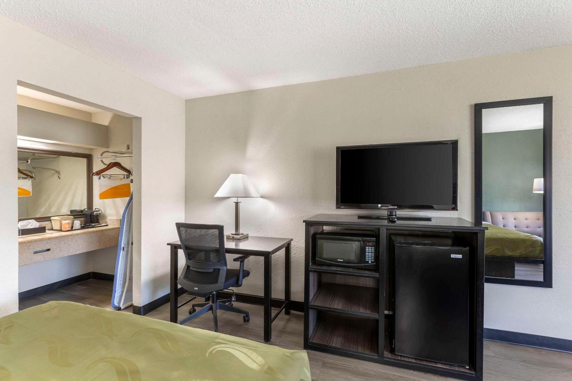Quality Inn & Suites Santee Exteriör bild
