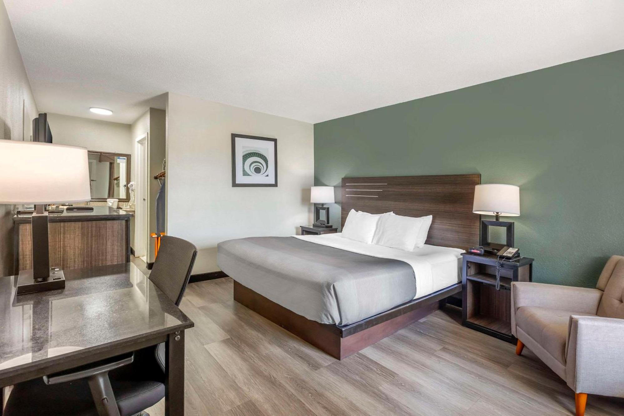 Quality Inn & Suites Santee Exteriör bild