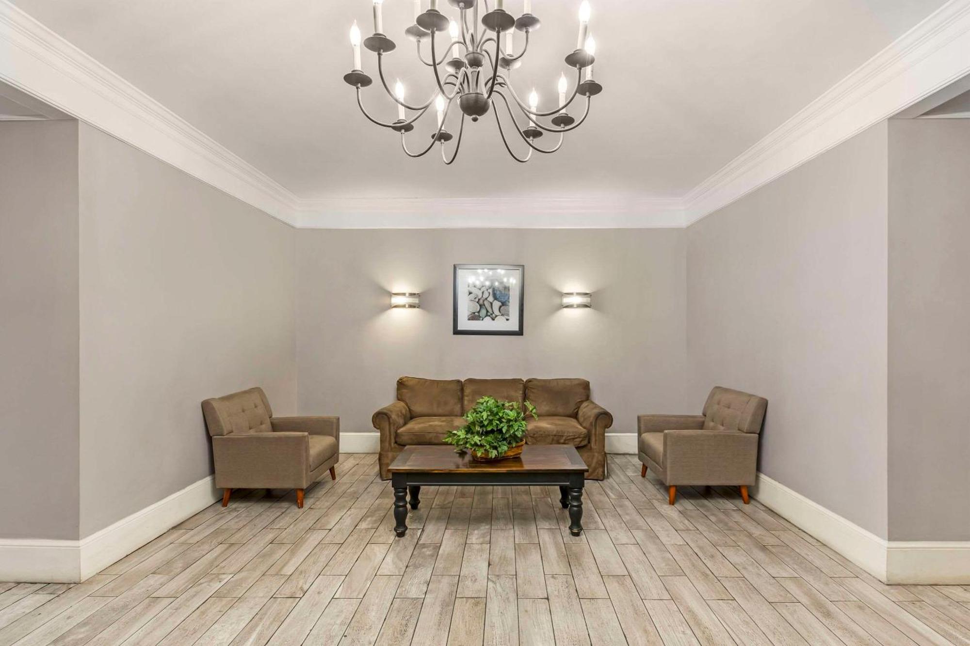Quality Inn & Suites Santee Exteriör bild
