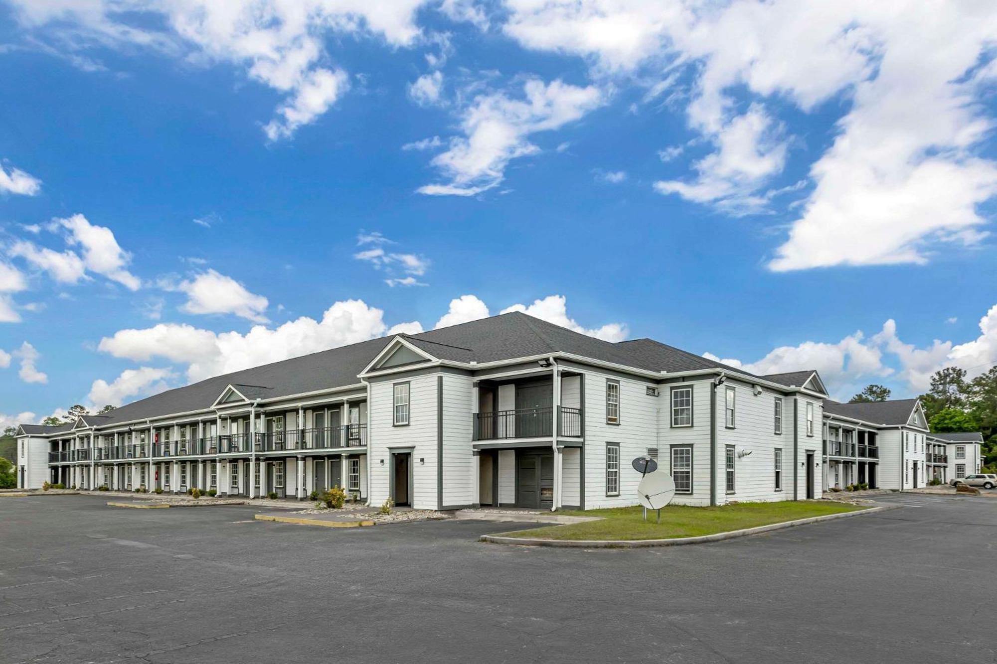 Quality Inn & Suites Santee Exteriör bild