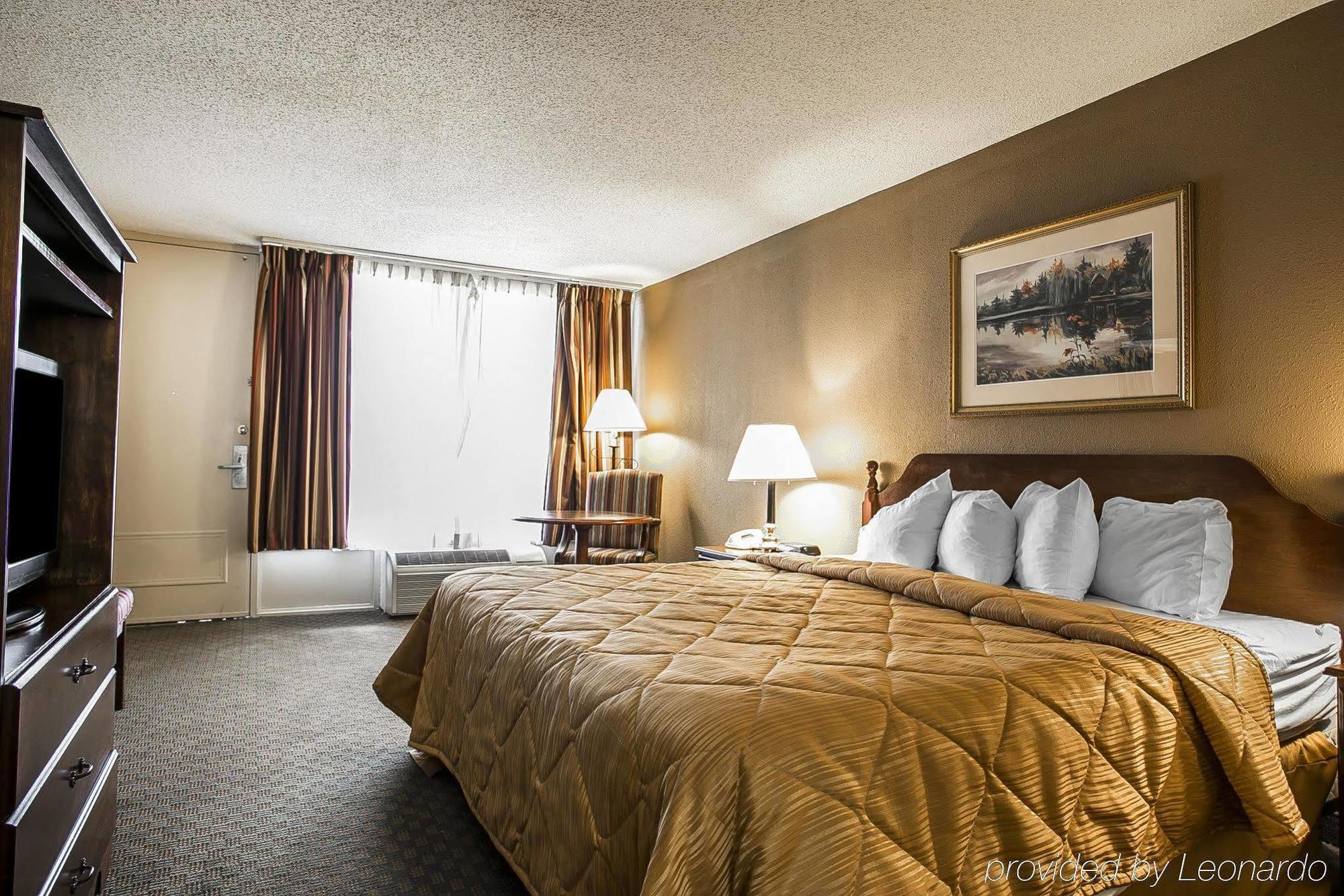 Quality Inn & Suites Santee Exteriör bild